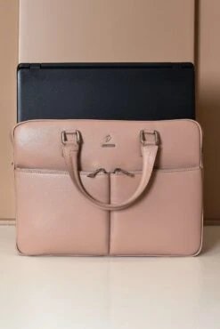 Beige Laptop Aktentasche Aus Leder Doppelte Fronttasche 23 Beige Laptop Aktentasche Aus Leder Doppelte Fronttasche -D’ARIENZO Verkäufe Laptop Aktentasche leder Schultertasche echtes leder beige Justin 10