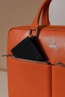 Orange Laptop Aktentasche Aus Leder Doppelte Fronttasche 20 Orange Laptop Aktentasche Aus Leder Doppelte Fronttasche -D’ARIENZO Verkäufe Laptop Aktentasche leder Schultertasche echtes leder orange Justin 6