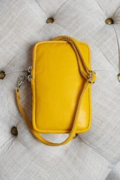 Ockerfarbene Mobile Umhängetasche Aus Leder Mit Schultergurt -D’ARIENZO Verkäufe Umhangetasche leder fur frauen Schultertasche echtes leder ocherfarben Willow 1