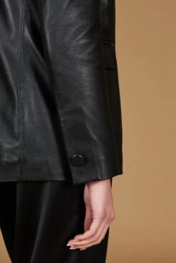 Zweireihiges Blazer Aus Schwarzem Leder Knopfverschluss -D’ARIENZO Verkäufe leder blazer damen echtes leder schwarze Giada 19