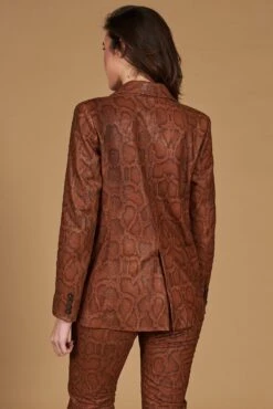 Zweireihiges Blazer Aus Braune Leder Python Drucken 20 Zweireihiges Blazer Aus Braune Leder Python Drucken -D’ARIENZO Verkäufe leder blazer damen python drucken echtes leder beige Giada 8