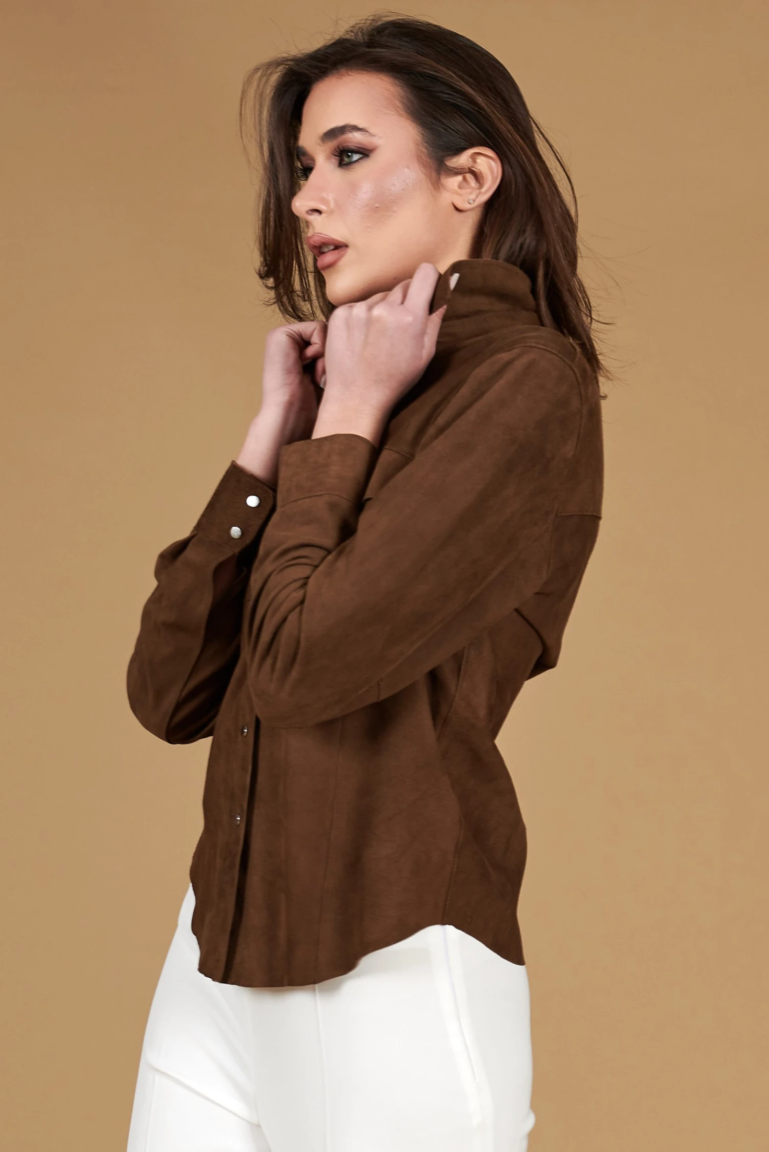 Taupe Farbe Wildlederhemd Mit Knopfverschluss 7 Taupe Farbe Wildlederhemd Mit Knopfverschluss – Bild 7