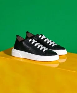 Schwarze Leder Sneaker Schuh Für Männer Krokodildruck