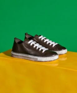 Taupe Sneakers Schuh Für Männer