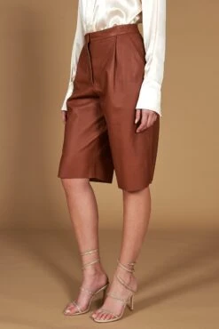 Lederfarben Ugefütterte Knielange Lederhose Mit Glattem