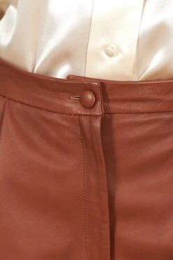 Lederfarben Ugefütterte Knielange Lederhose Mit Glattem -D’ARIENZO Verkäufe lederhose fur frauen echtes leder lederfarben Elina 4