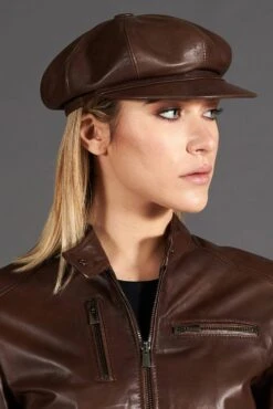 Dunkelbraune Damen Lederhut Aus Nappaleder Barett Mit Visier