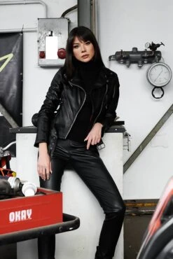 Chiodo Schwarze Leder Bikerjacke Mit Glattem Nappa-gürtel -D’ARIENZO Verkäufe lederjacke damen bikerjacke echtes leder schwarze Chiodo 3