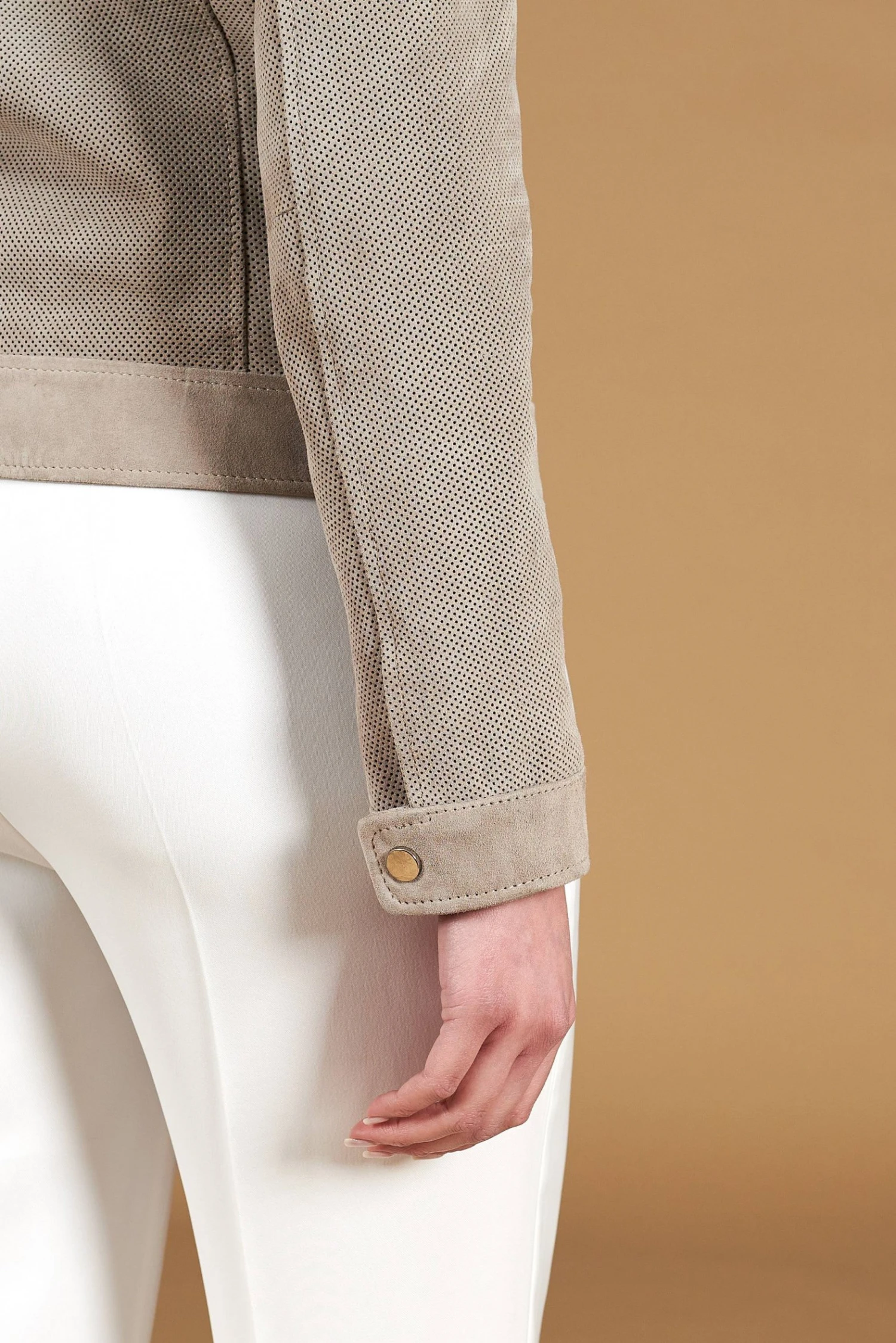 Graue Bikerjacke Perforiertes Wildleder Glatte-effekt 12 Graue Bikerjacke Perforiertes Wildleder Glatte-effekt – Bild 12