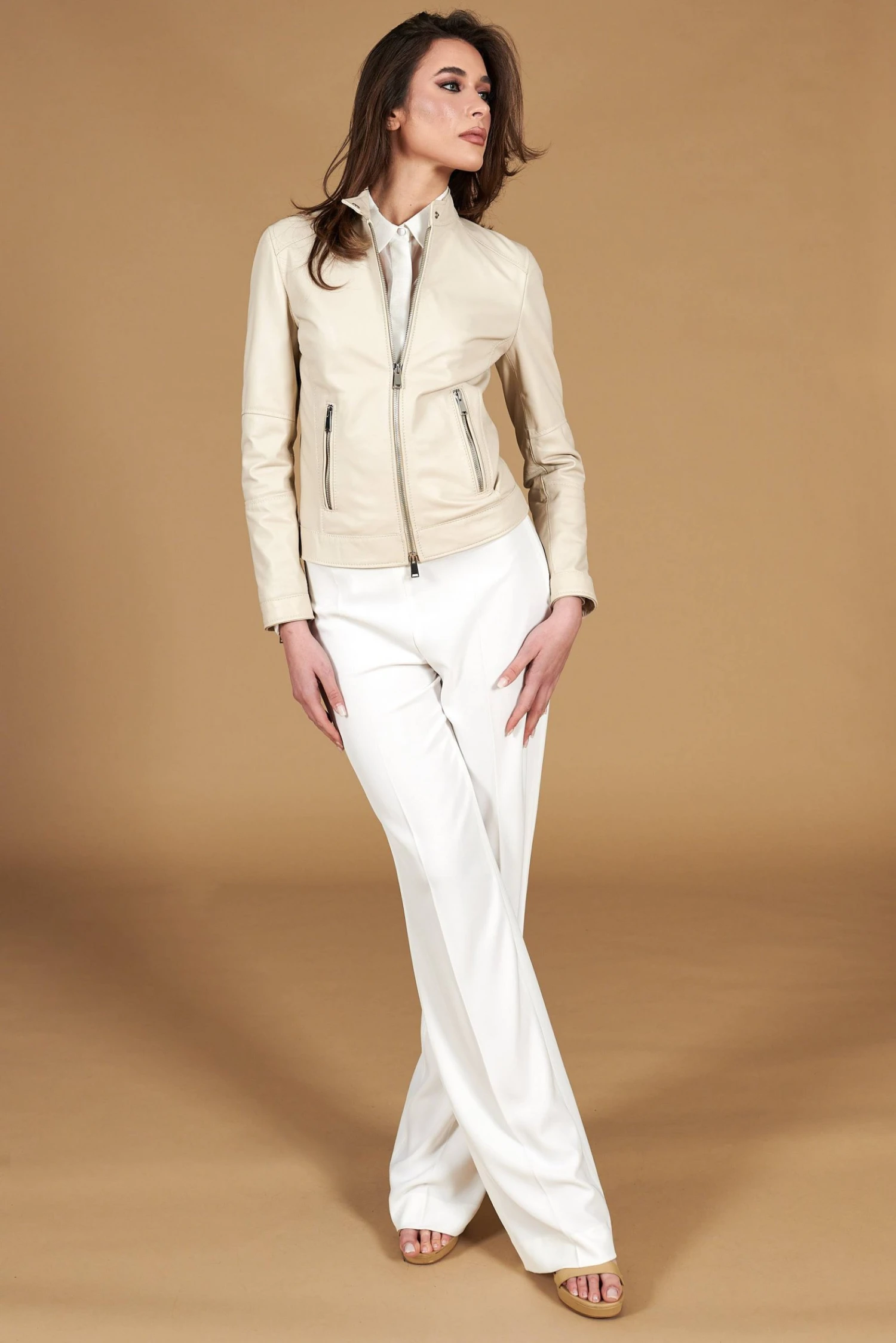 Cremfarben Lederjacke Glattem Effektzwei Taschen Koreanischer Kragen 2 Cremfarben Lederjacke Glattem Effektzwei Taschen Koreanischer Kragen – Bild 2