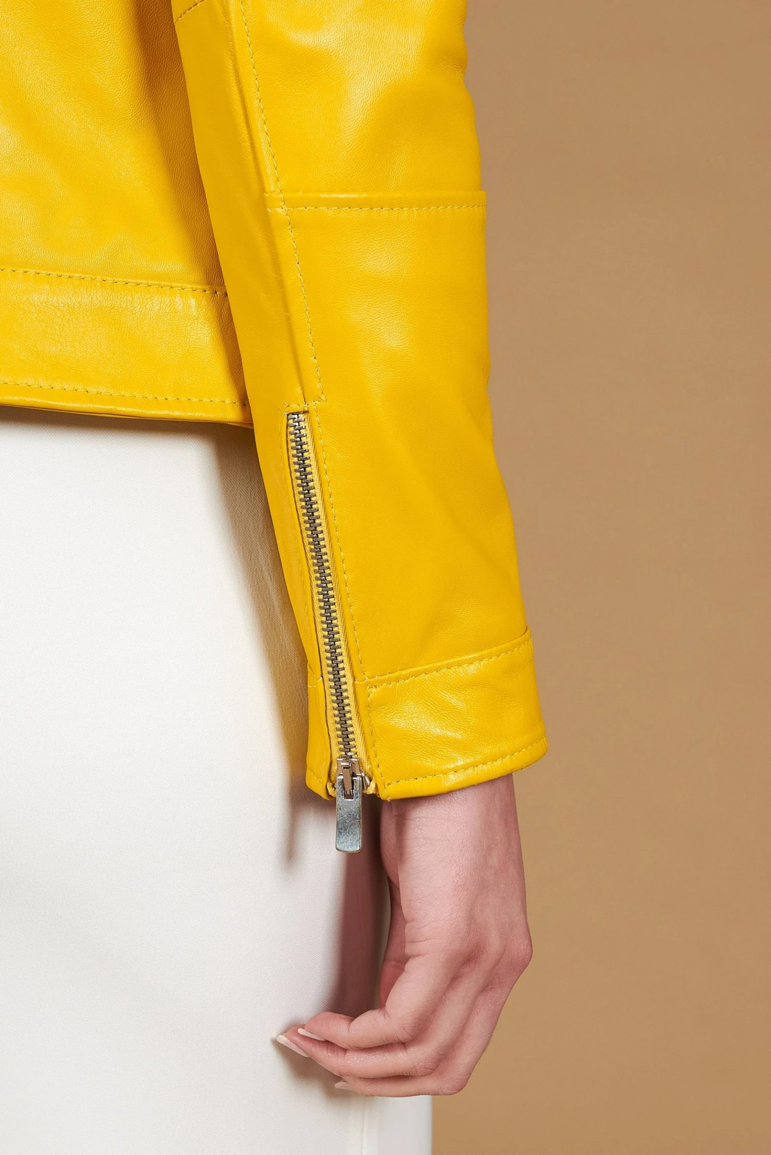 Gelbe Bikerlederjacke Naturleder Glatte-effekt 11 Gelbe Bikerlederjacke Naturleder Glatte-effekt – Bild 11