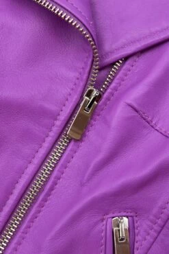 Lila Bikerjacke Aus Naturleder Kreuzreißverschluss 28 Lila Bikerjacke Aus Naturleder Kreuzreißverschluss -D’ARIENZO Verkäufe lederjacke fur frauen bikerjacke echtes leder lila KBC 13