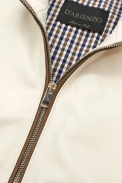 Bomber Cremefarben Lederjacke Mit Kontrastierende Taupefarbene Profile -D’ARIENZO Verkäufe lederjacke fur herren bomber echtes leder cremefarben 106 17