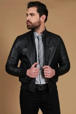 Schwarze Bomber Lederjacke Mit Knöpfen Glatte-effekt 22 Schwarze Bomber Lederjacke Mit Knöpfen Glatte-effekt -D’ARIENZO Verkäufe lederjacke fur manner bomberjacke echtes leder schwarze Alex bottoni 5