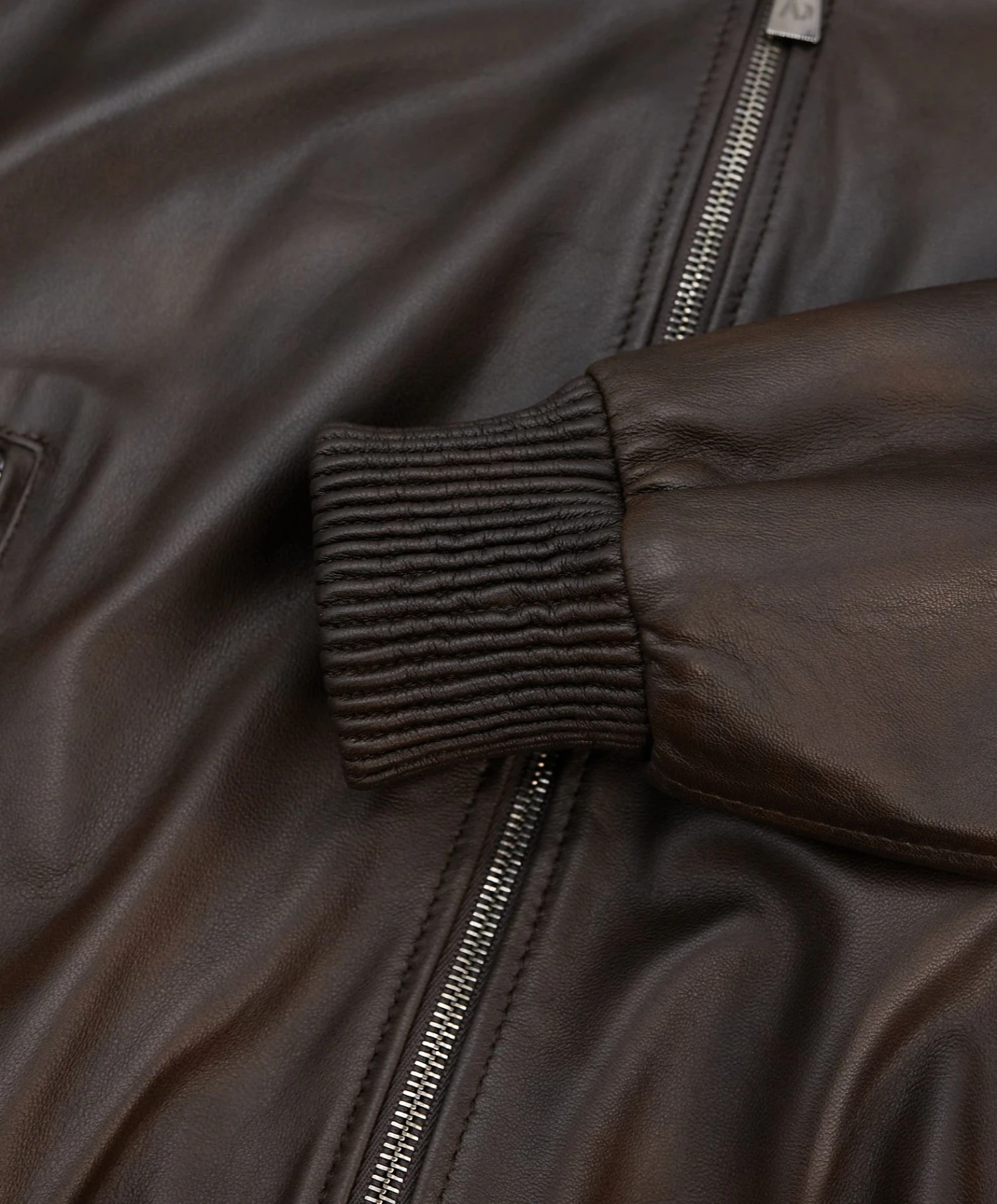 Bomberjacke Aus Braune Leder Mit Canne-Stickerei 9 Bomberjacke Aus Braune Leder Mit Canne-Stickerei – Bild 9