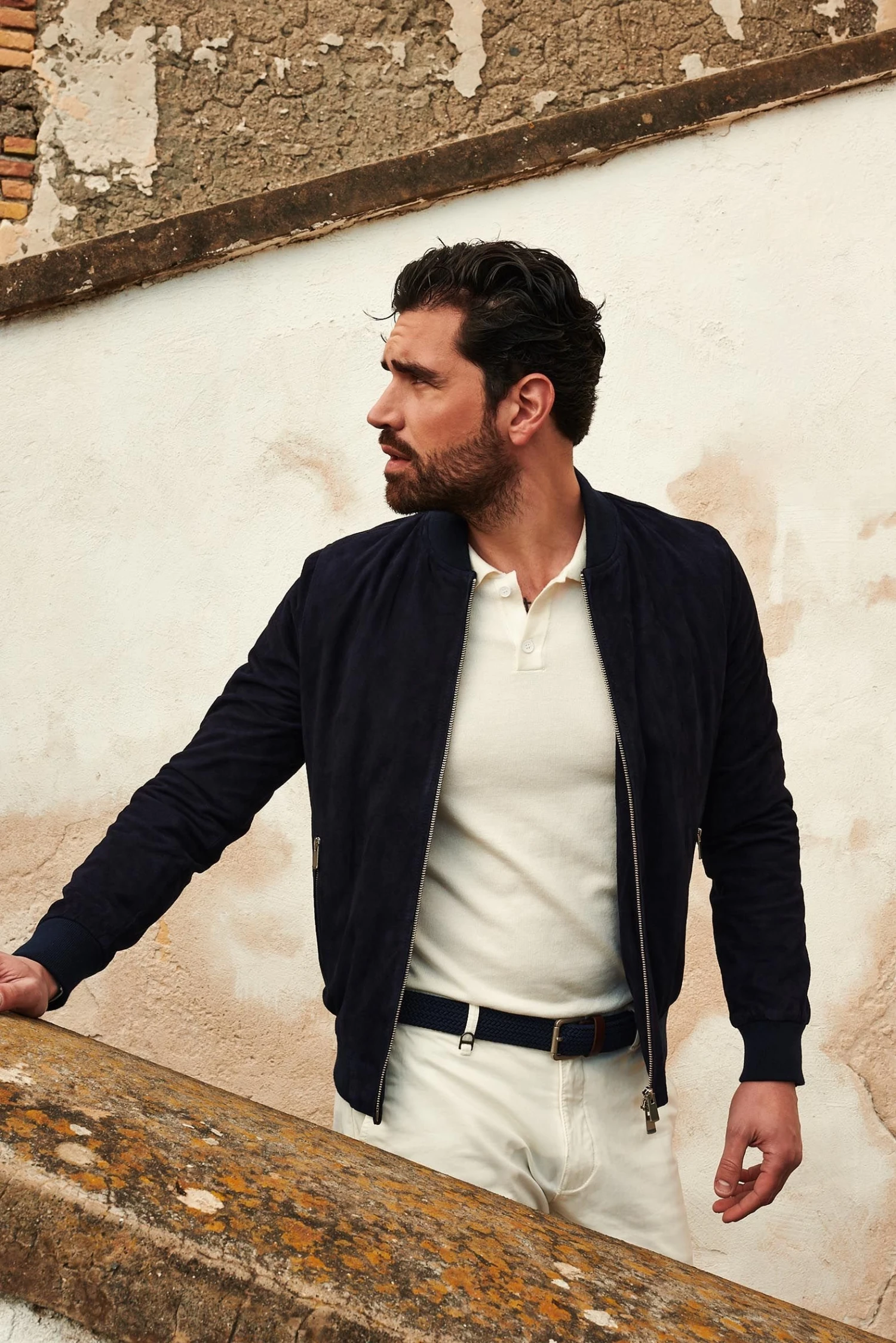 Blaue Bomberjacke Aus Wildleder Mit Zwei Reißverschlusstaschen 4 Blaue Bomberjacke Aus Wildleder Mit Zwei Reißverschlusstaschen – Bild 4