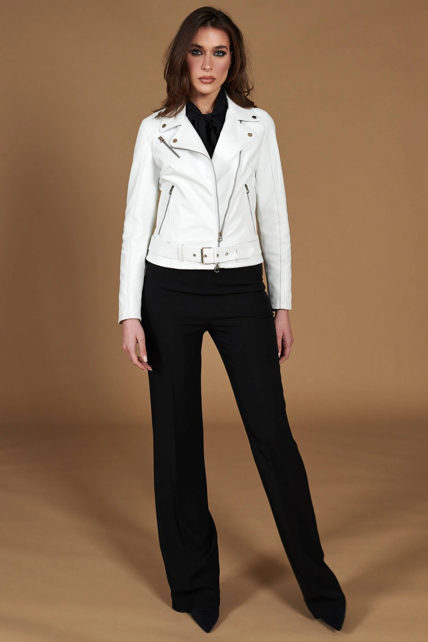 Chiodo Weiße Bikerjacke Aus Glattem Nappa Leder Mit Gürtel 2 Chiodo Weiße Bikerjacke Aus Glattem Nappa Leder Mit Gürtel – Bild 2