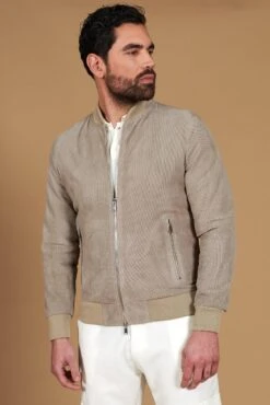 Graue Bomberjacke Aus Perforiertem Wildleder Banana Kragen 18 Graue Bomberjacke Aus Perforiertem Wildleder Banana Kragen -D’ARIENZO Verkäufe wildlederjacke herren wildleder bomberjacke echtes leder graue College 5